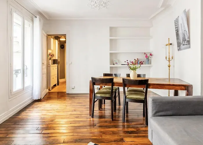 Spacious Bright Apartment In Montmartre Paris